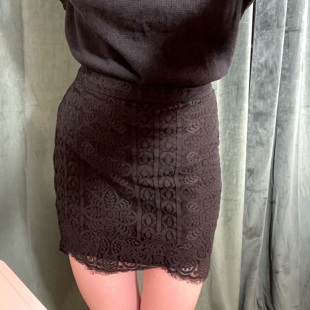 Hollister lace mini black skirt